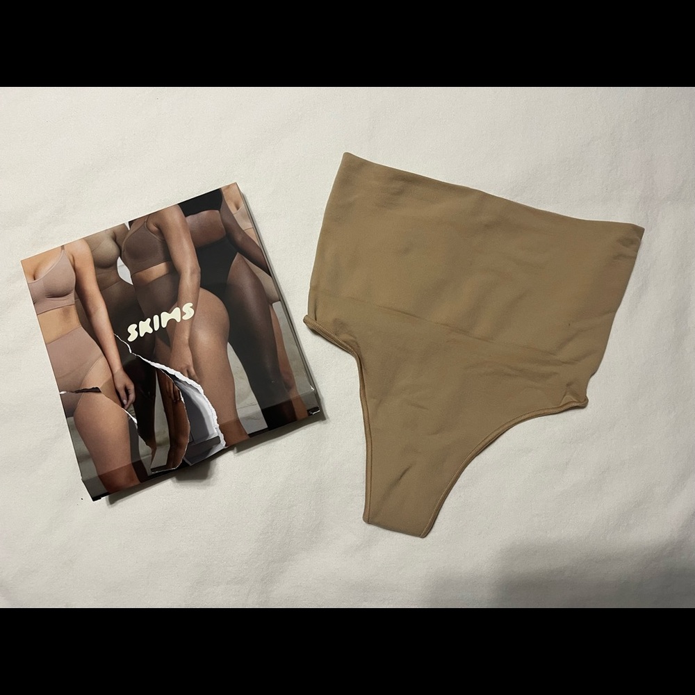 NWT SKIMS Shapewear Thong